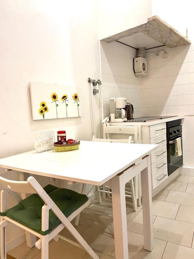 Enjoy Mouraria Apartments Lisbona Esterno foto